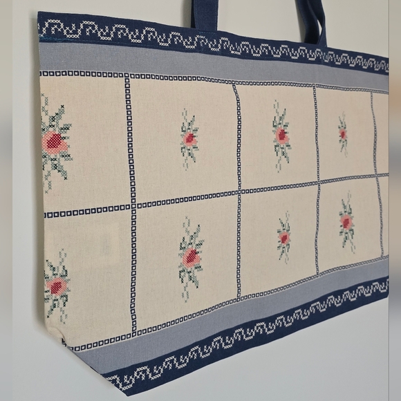 Zezane Tote - Picture 7 of 7